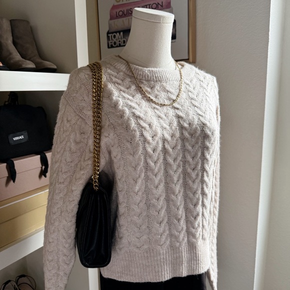 NWT Beautiful Light Pink Knit Sweater Size Large - Picture 6 of 7